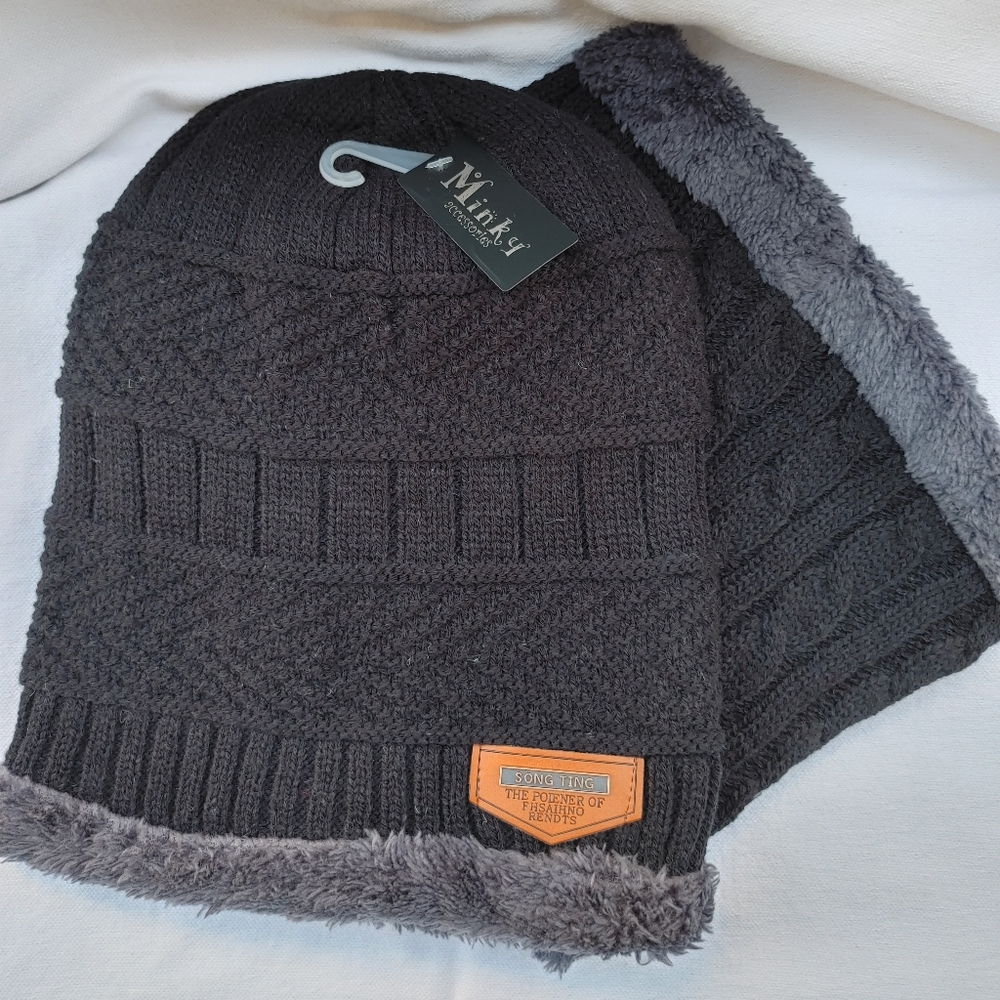 NWT Black Beanie and Scarf Set Warm